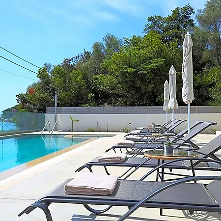 Hotel Almyra Seafront 4*